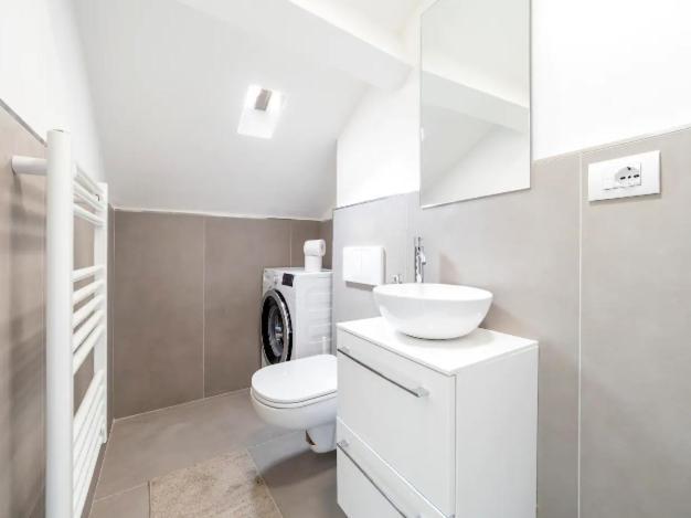 Sammartini Nice Attic Apartment Milan Luaran gambar
